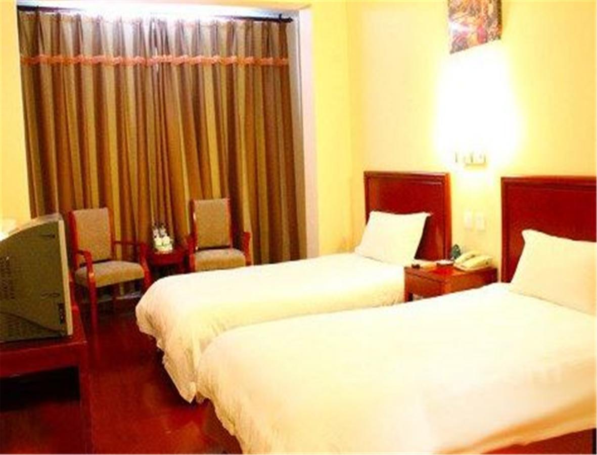 Greentree Inn Shandong Qingdao Railway Station Zhanqiao Yacht Wharf Express Exteriör bild